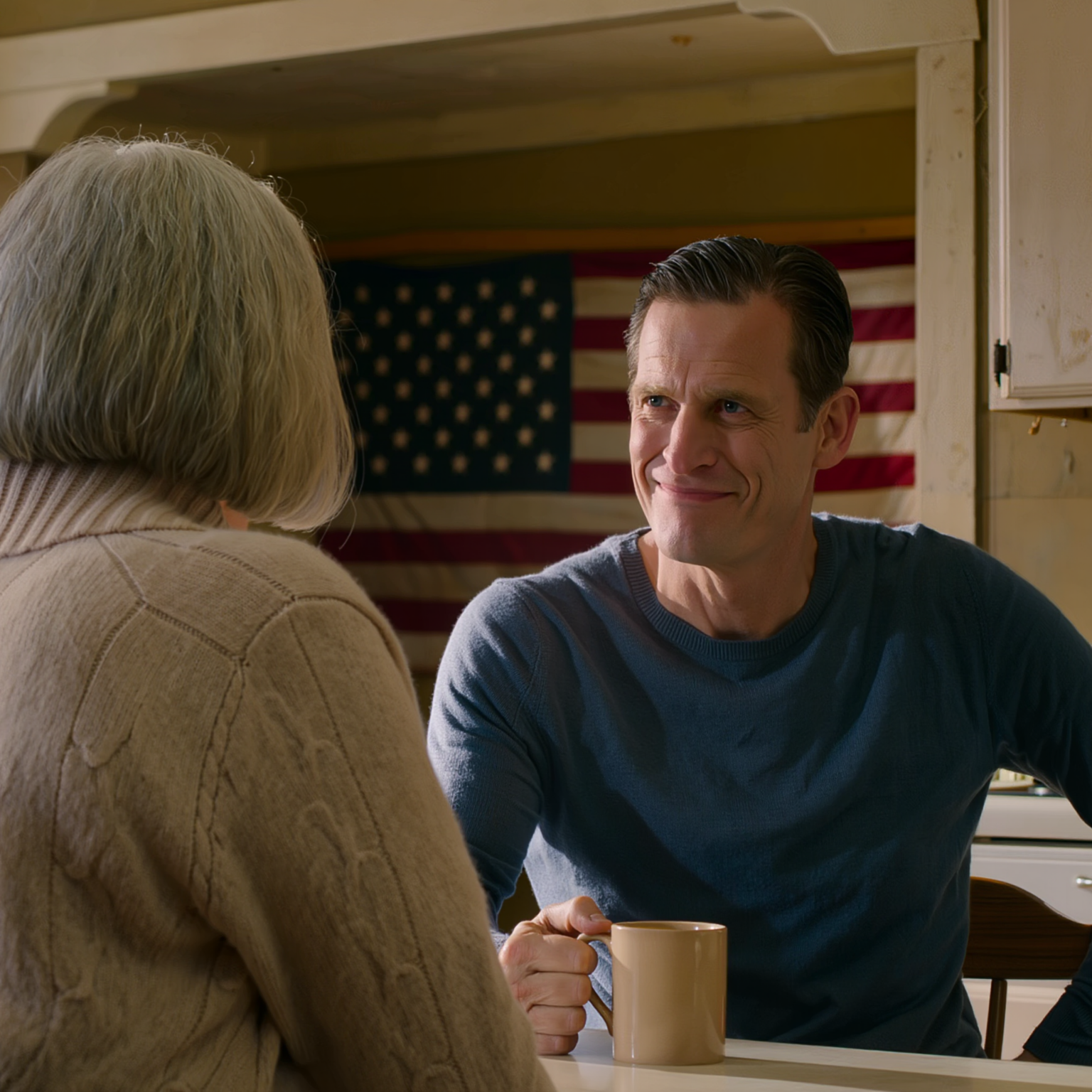 Min son skrattade när jag sa att jag fortfarande hade besparingar efter 30 års arbete på en liten tvättomat i Portland. Han trodde att min ålderdom betydde att allt snart skulle tillhöra hans familj. Men några dagar senare ringde banken om en begäran om att överföra kontrollen över kontot i mitt namn, och i det ögonblicket insåg jag att det fanns något som hela min familj hade haft fel i flera år.