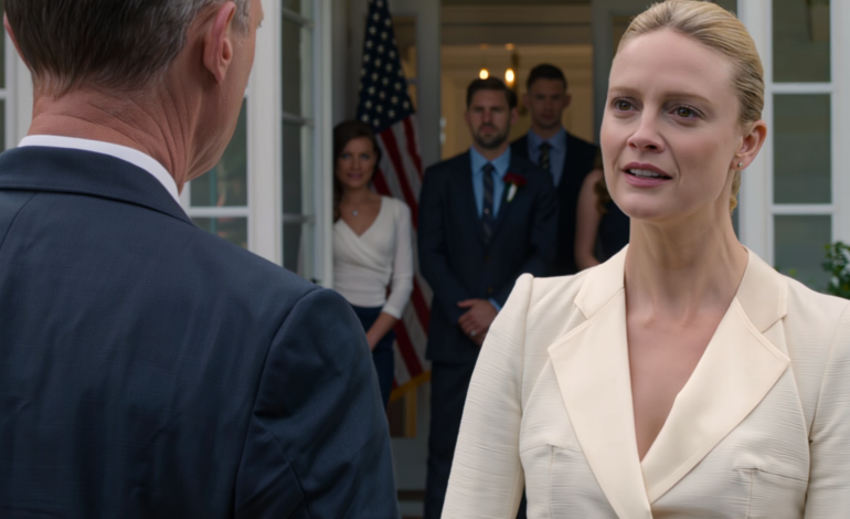 “På min egen sons bröllopsdag var jag tvungen att se min fru bli stoppad utanför herrgårdens dörrar när min svärdotter kallt sa, ‘Hon är inte välkommen hit.’ Men det som gjorde mig bedövad var inte hennes ord. Det var min son som stod precis bredvid henne och inte gav något försvar alls, bara ett svagt leende som om det hela hade ordnats i förväg. Jag ställde inte till med en scen. Jag ledde helt enkelt bort min fru, och minuter senare började ‘betalningskontrakt’ i min hand att förändra atmosfären på hela bröllopet.”