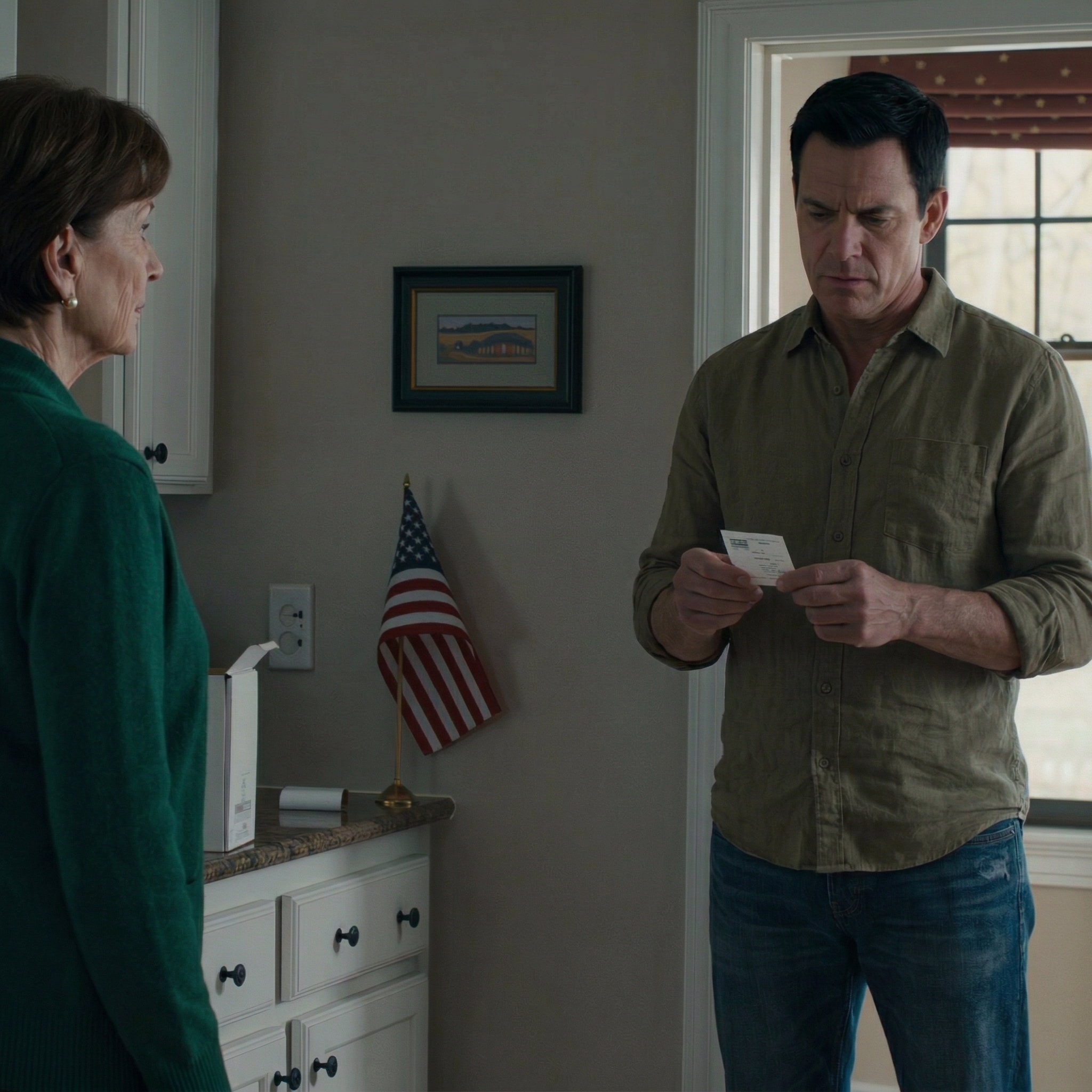 Bara på grund av ett vakuum på $349 sa min son det rakt ut: “Du spenderar familjens pengar, det är mitt arv.” Han tog till och med upp “senior living” och huset på 600 000 dollar som planen redan var satt. Jag bråkade inte, jag körde bara till centrum, träffade min advokat och min rådgivare. Just då träffade en mapp med aktiepapper bordet, hans företags namn dök upp och hans leende stängdes av.