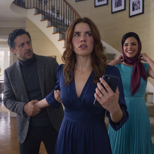 When I was about to slap his mistress, my husband stopped me and slapped me instead. The mistress yelled: “Your husband is cheating on you because you’re poor!! You stupid woman!!” Then, I called my father, a mob boss, and…