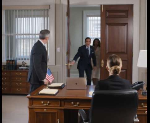 De FBI opende mijn kluisje bij de bank in een kluis in Manhattan… Toen onthulde één zwarte Mont Blanc-pen waarom mijn ouders al die tijd zo kalm waren geen.